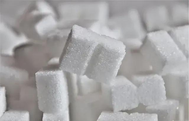 1960年,食糖被列为国家的重要战略物资,而甘蔗是主要的糖料作物.