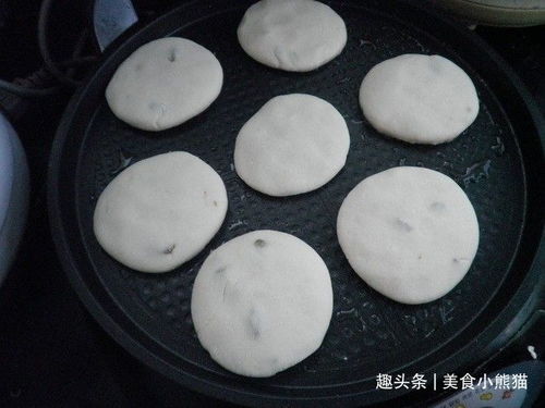 1把白糖,1碗糯米粉,做好吃的白塘糯米饼,香甜酥脆好吃不开裂