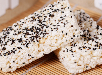 秋游山城必尝经典 渝味晓宇的香酥肉与暖心红糖